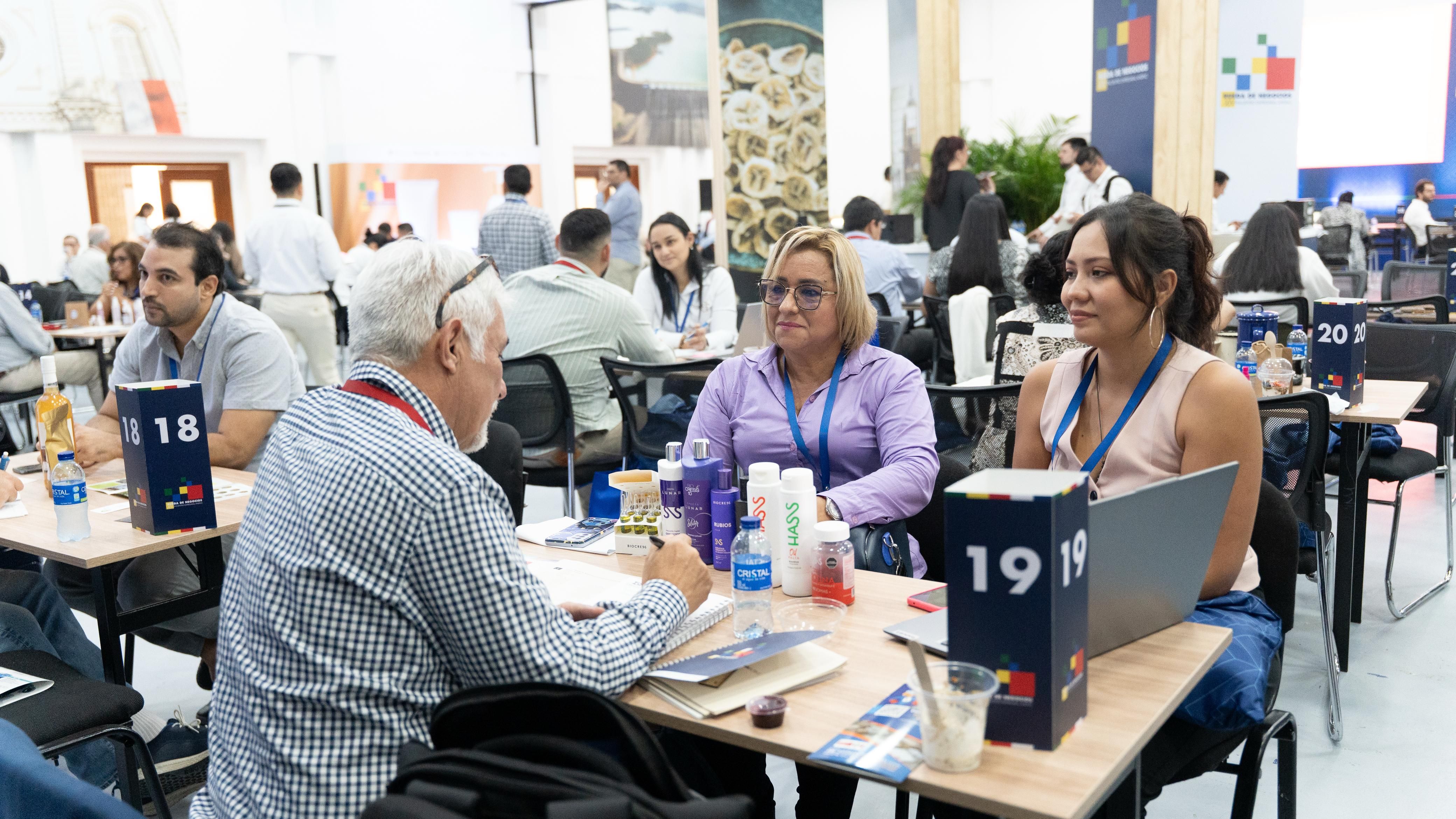 3.- Encuentro Empresarial - rueda 2.jpeg