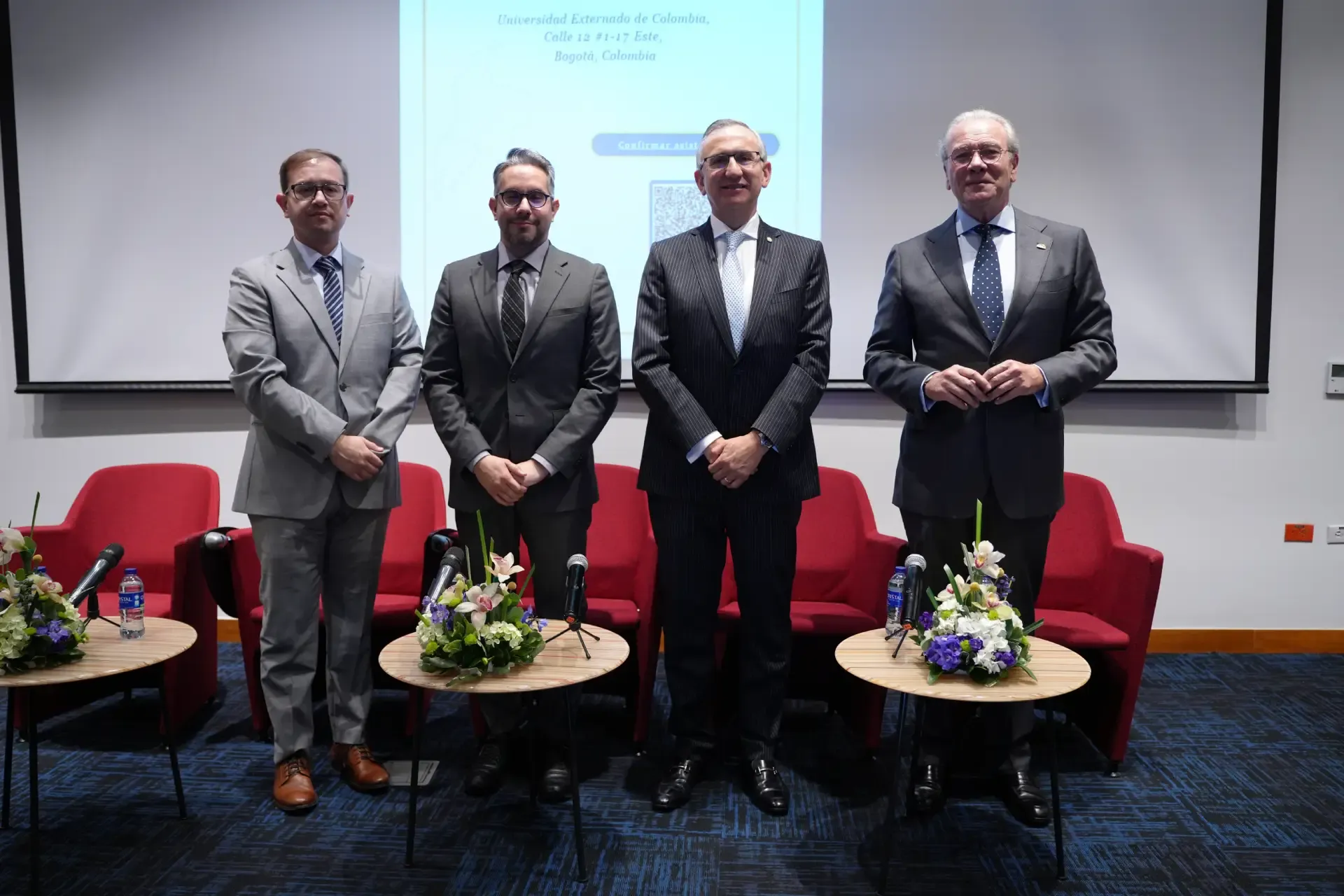 NP 030 Autoridades.webp