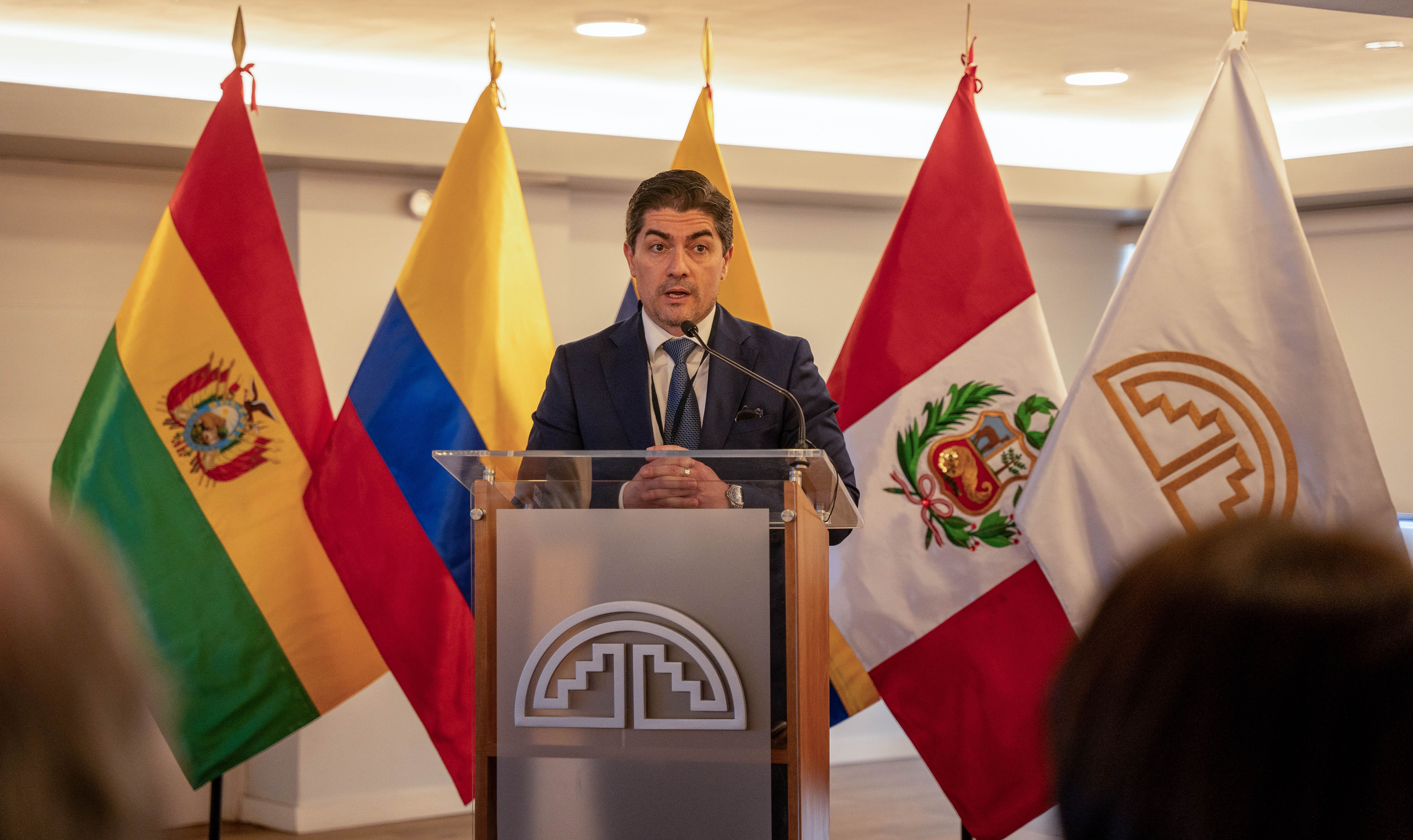 NP 037 - PPT Ecuador 1.jpg